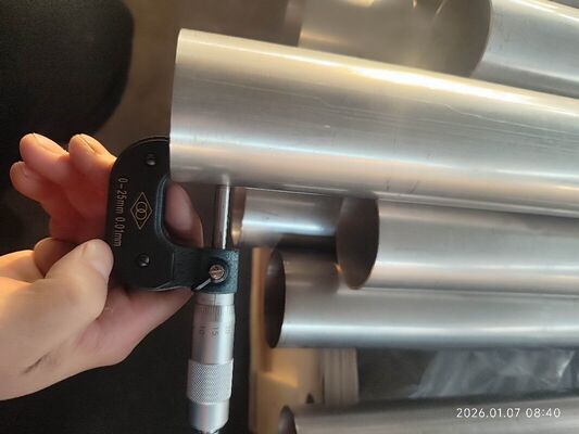 ASTM B466 CuNi 70/30 ท่อไร้รอยต่อ เส้นผ่านศูนย์กลางขนาดใหญ่สำหรับปิโตรเคมี